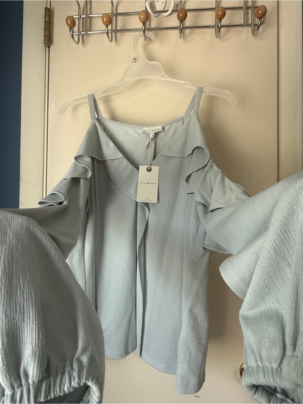 Lucky Brand Pale Blue Ruffled Cold-Shoulder Top Sz M NWT